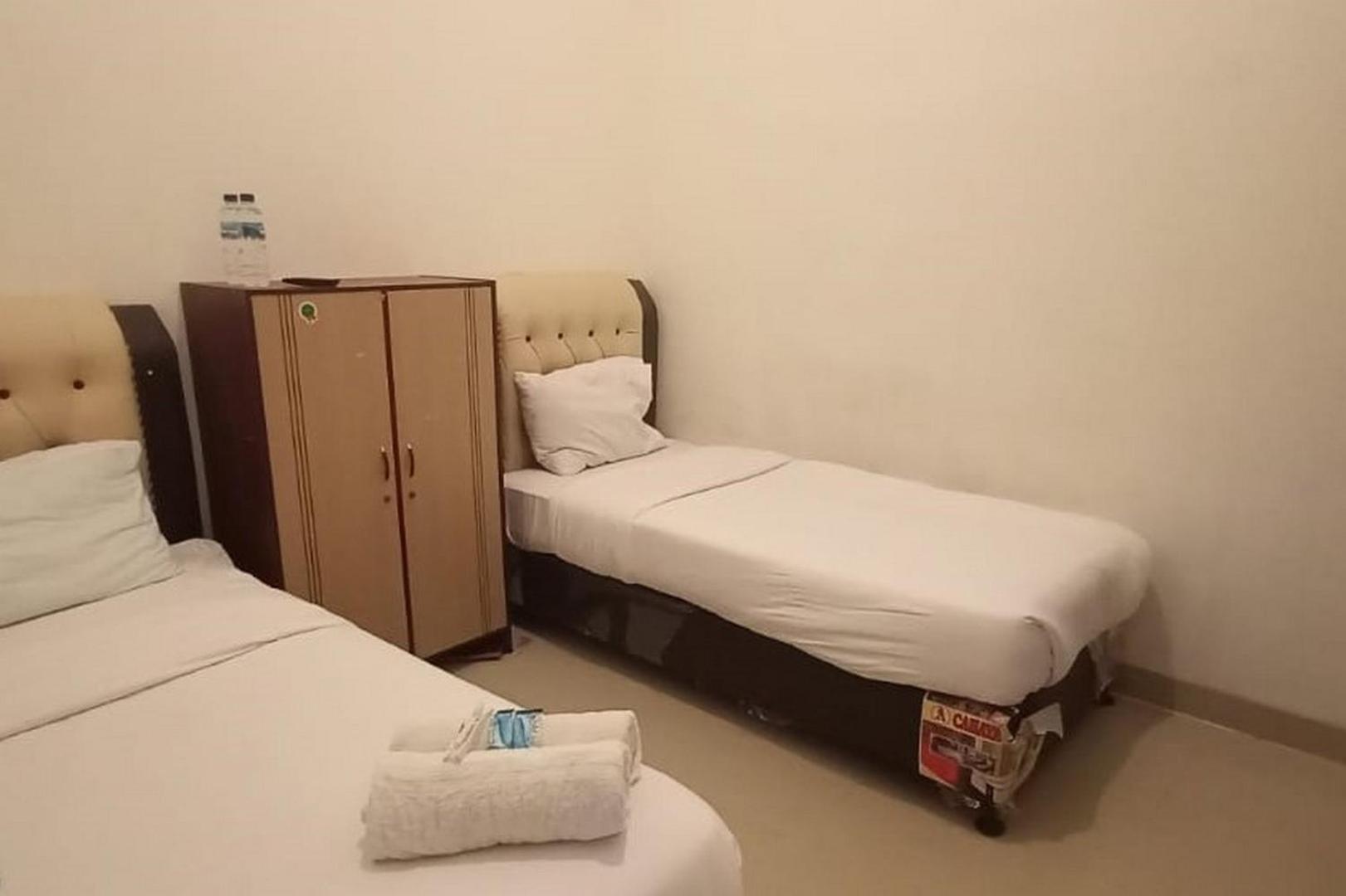 Reddoorz Syariah At Galliano Homestay Букіттінгі Екстер'єр фото