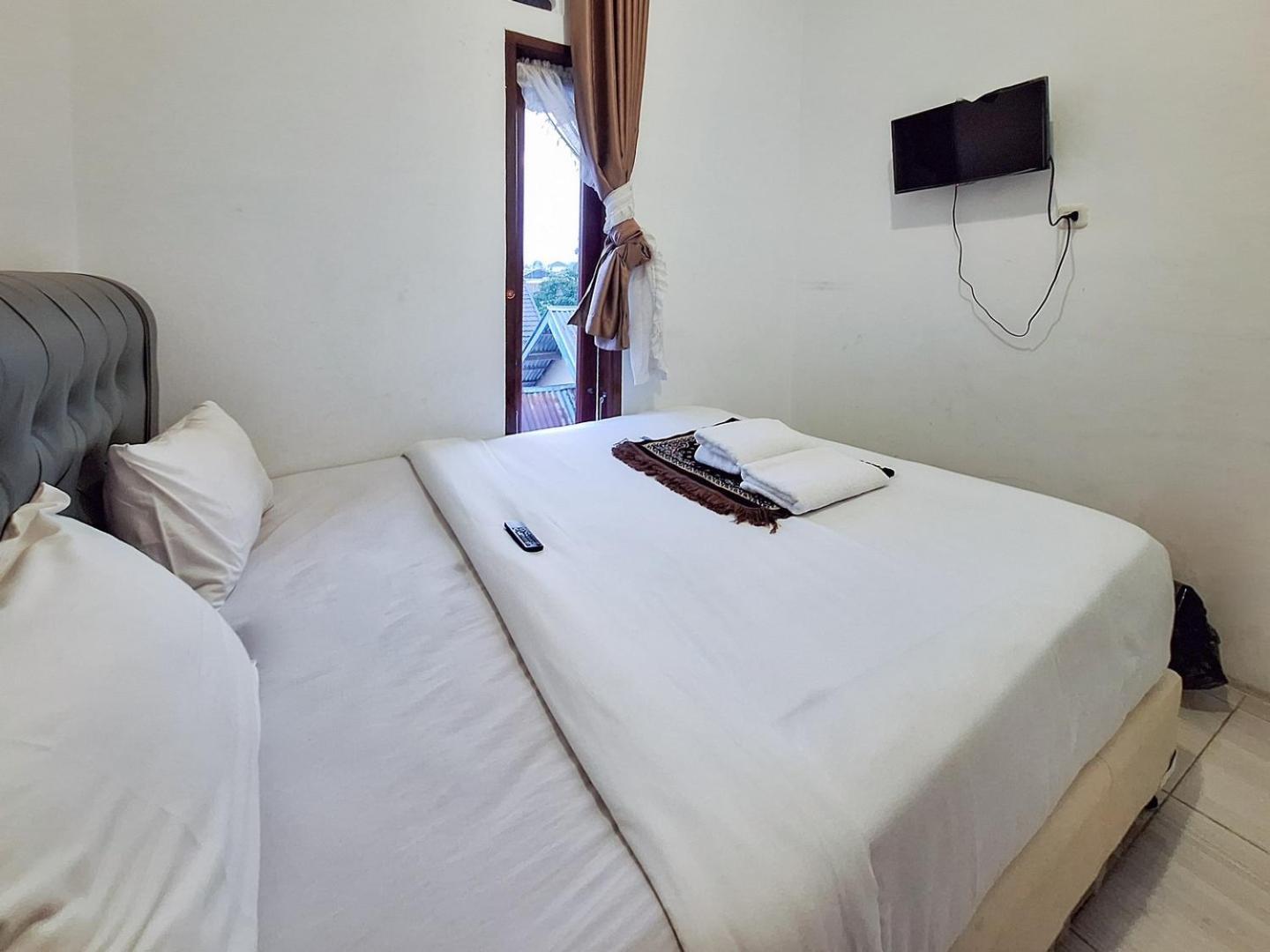 Reddoorz Syariah At Galliano Homestay Букіттінгі Екстер'єр фото